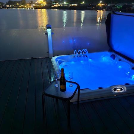 טאטרשאל Lakeside Holiday Home With Hot Tub מראה חיצוני תמונה